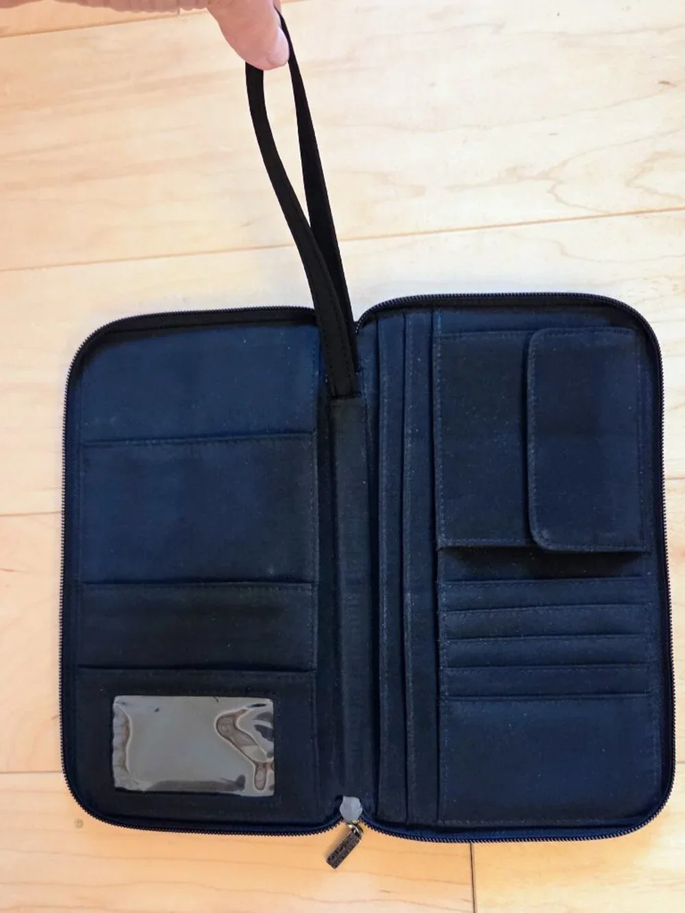 Reaction Kenneth Cole Travel Wallet Black Nylon Zip In Good pre-loved condition